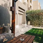 The Residential Suites Near Auc By Elegant