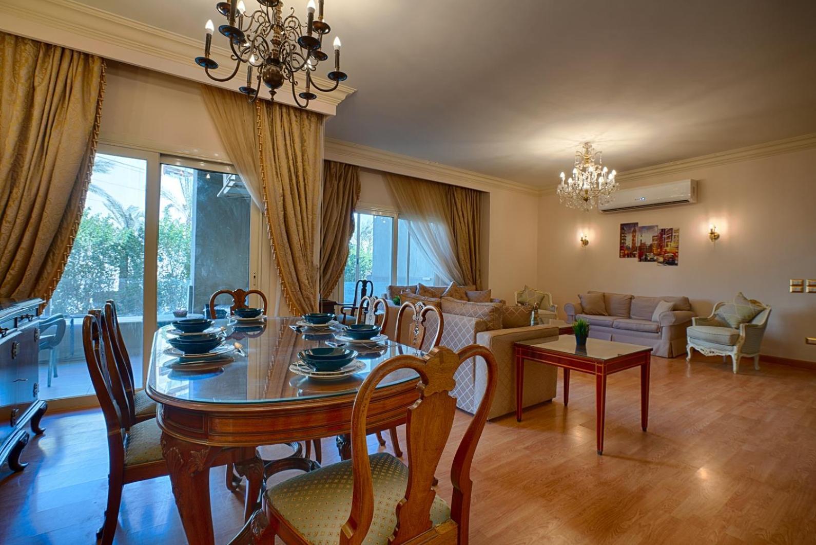 The Residential Near Auc By Elegant Apartment *