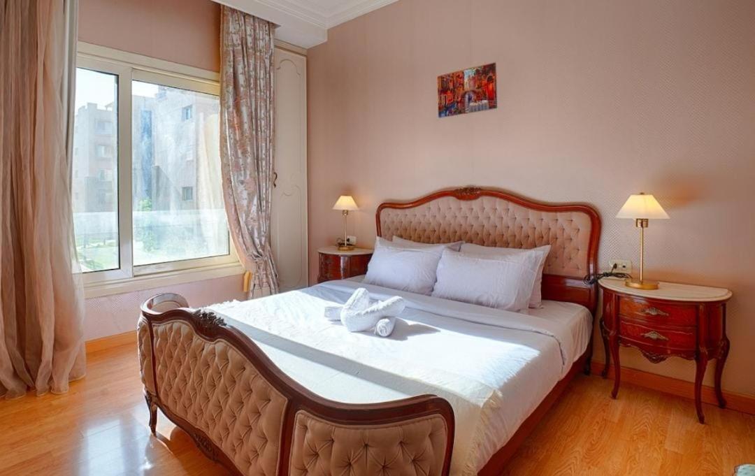 The Residential Near Auc By Elegant Apartment *