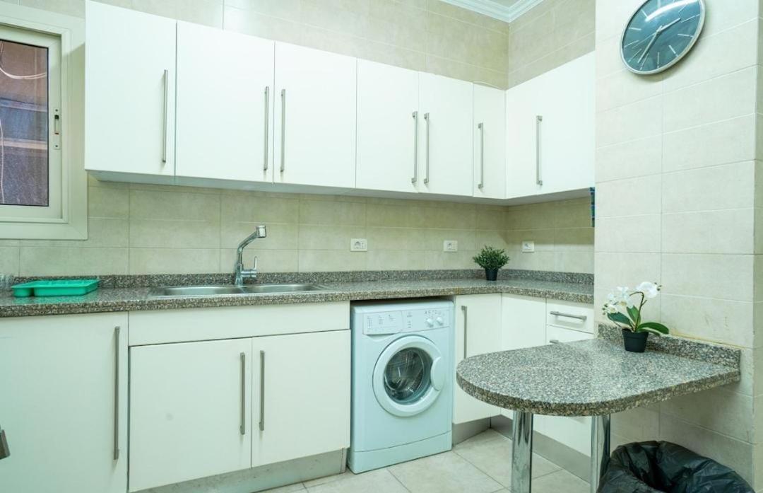 The Residential Near Auc By Elegant Apartment *
