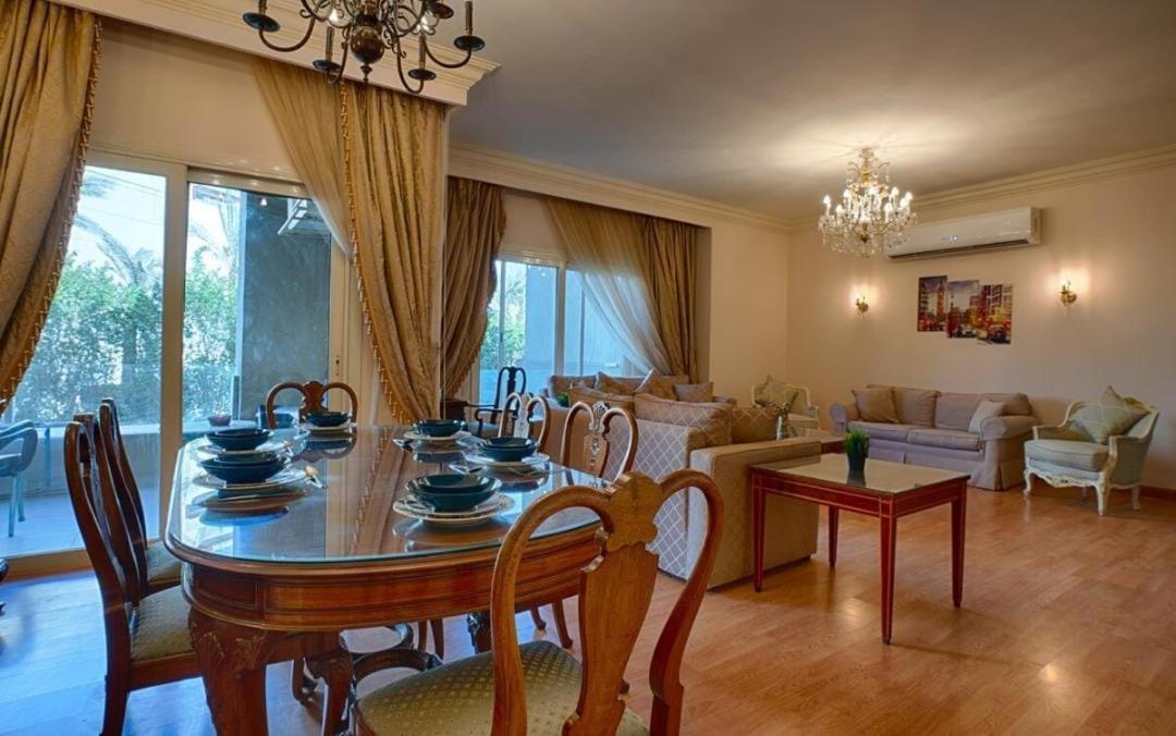 The Residential Near Auc By Elegant Apartment *