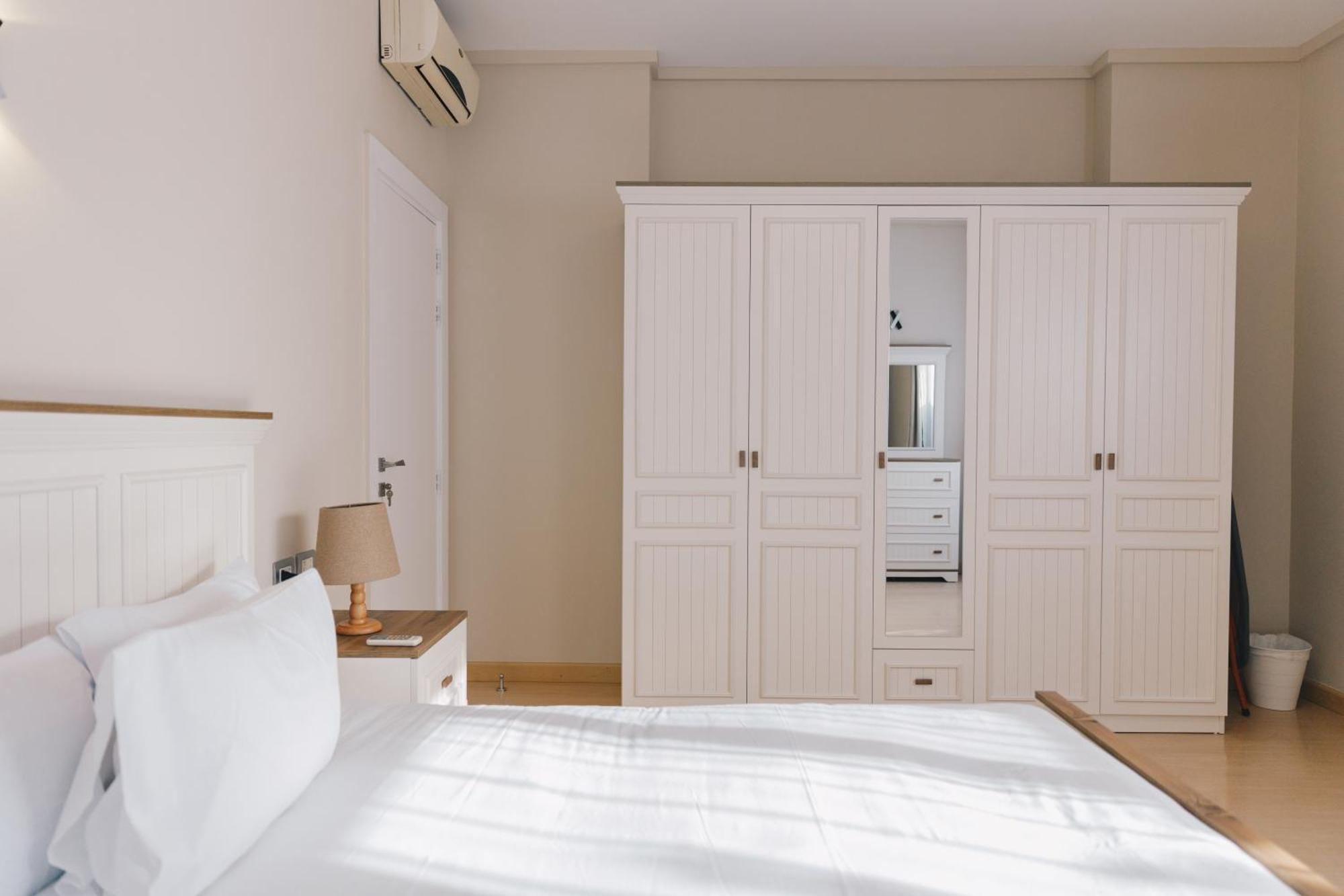 The Residential Near Auc By Elegant Apartment Cairo