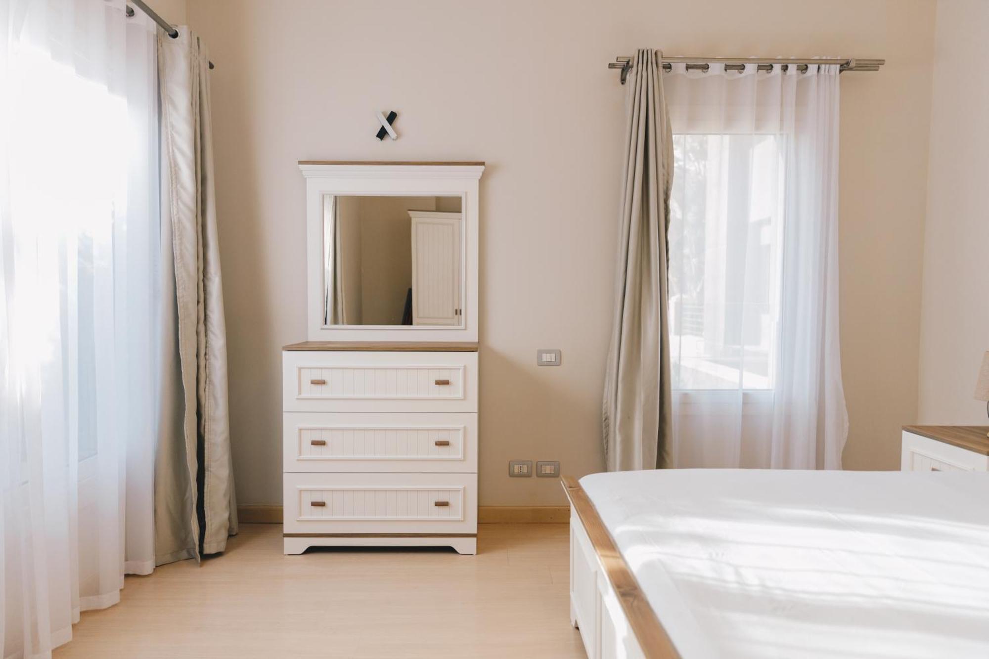 The Residential Near Auc By Elegant