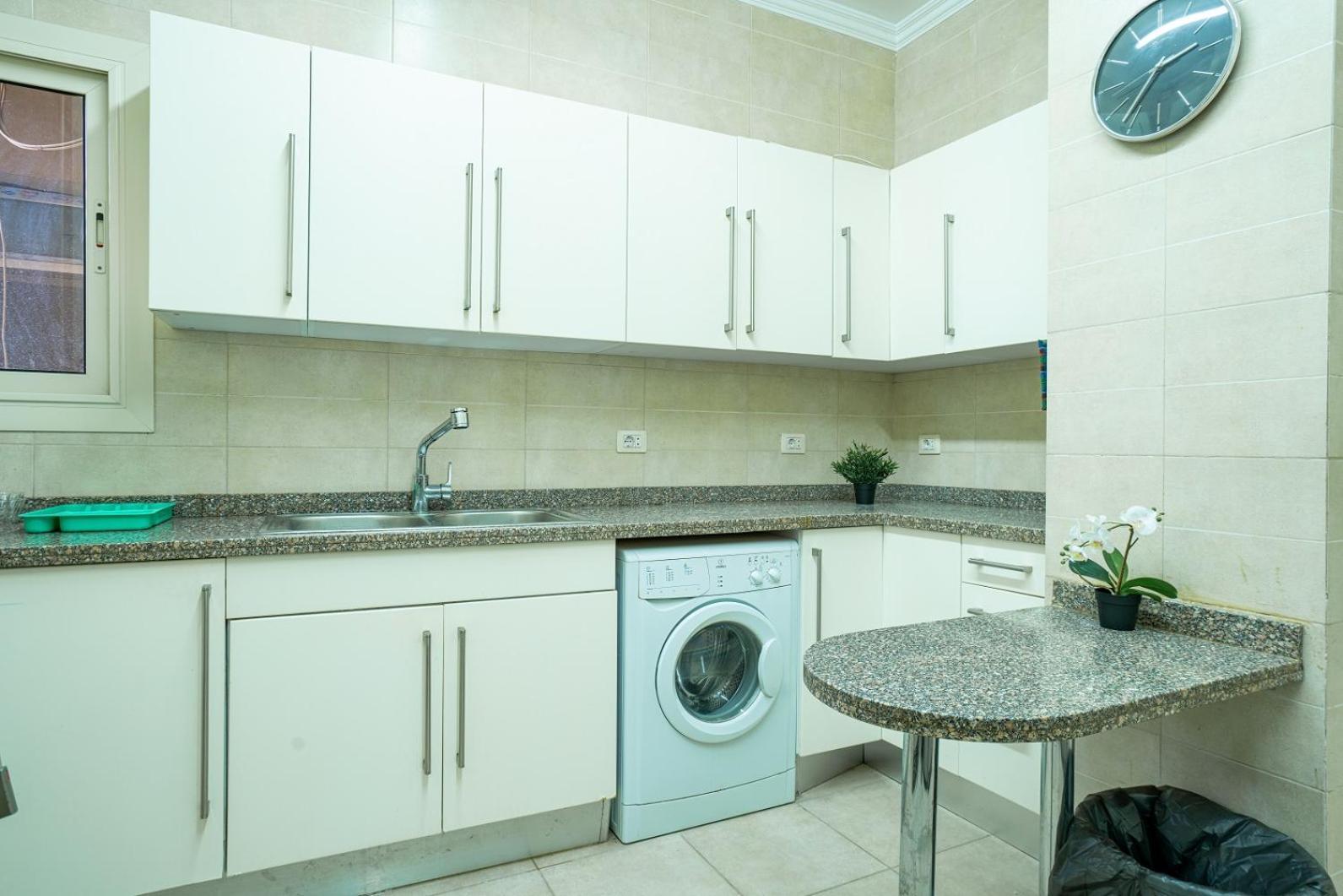 The Residential Near Auc By Elegant Apartment *